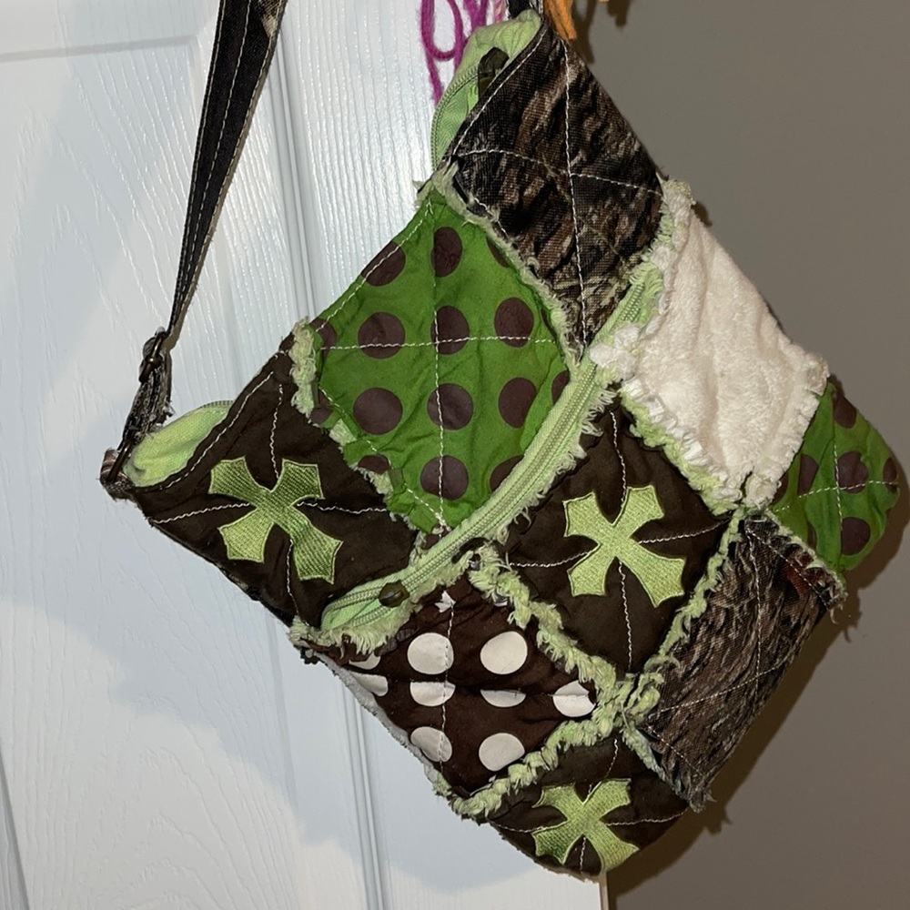 Cute camo green cross on it polka dots brown and green purse great condition